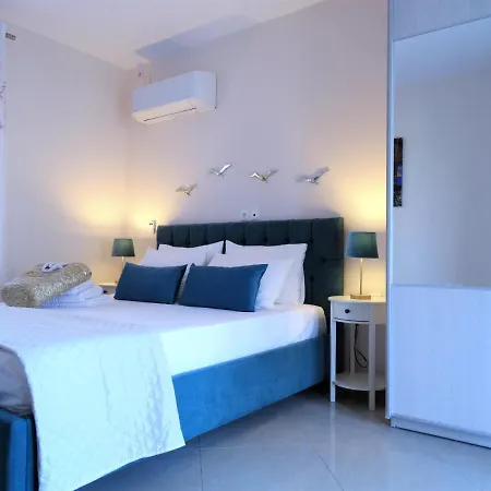 Blue Lagoon Luxury A1 아르고스톨리온