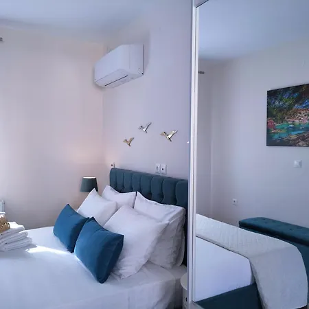 Blue Lagoon Luxury A1 Апартаменты